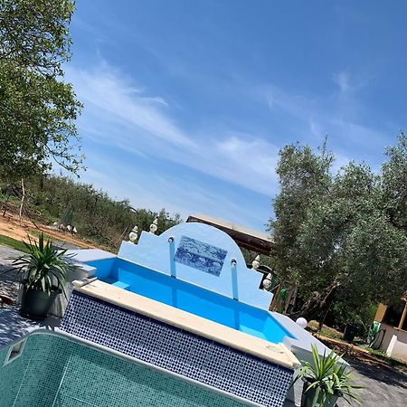 Casa Los Laureles Pilas ภายนอก รูปภาพ