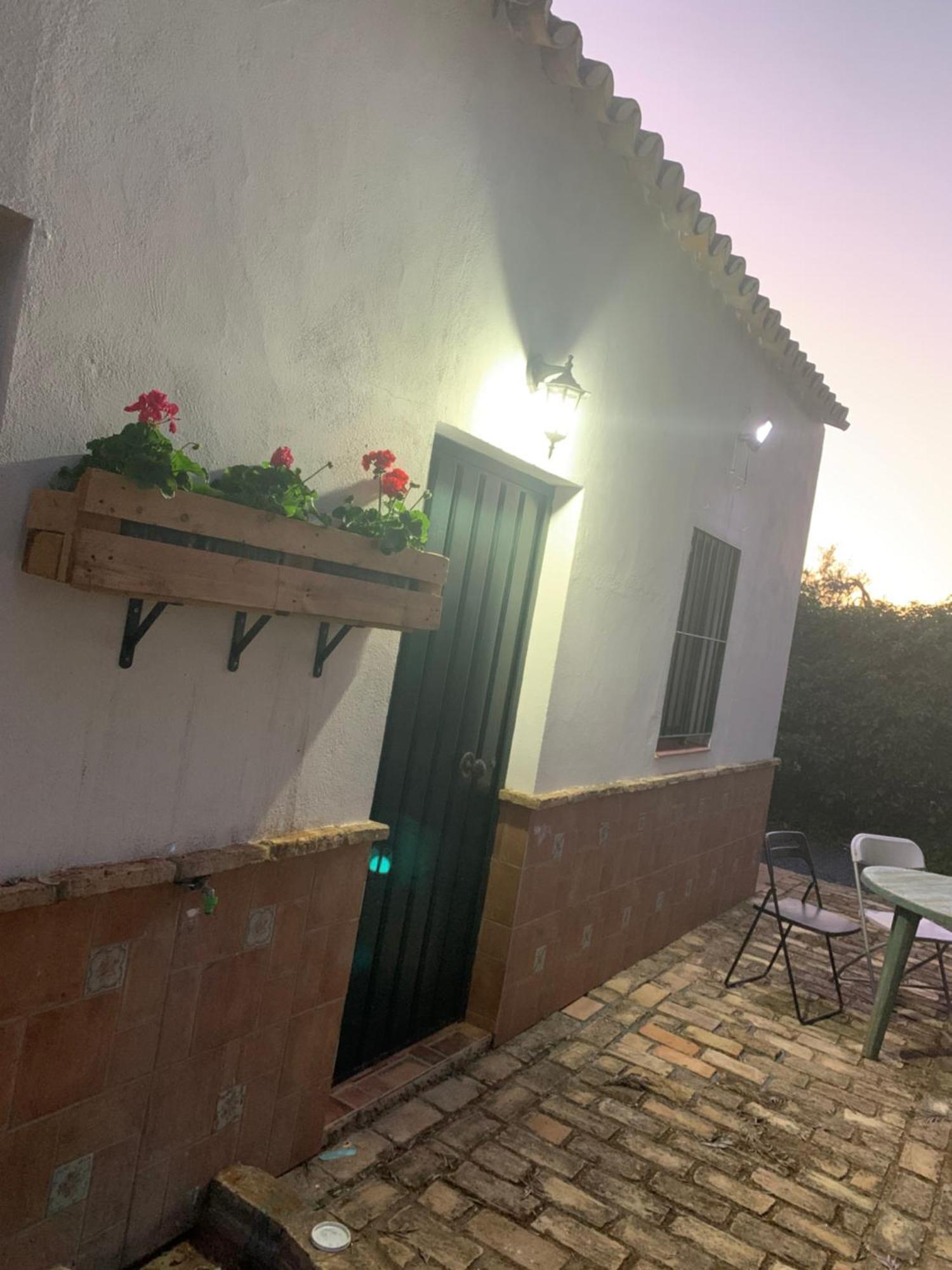 Casa Los Laureles Pilas ภายนอก รูปภาพ