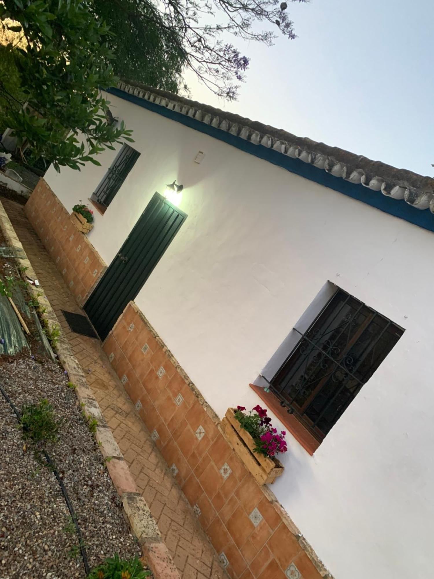 Casa Los Laureles Pilas ภายนอก รูปภาพ
