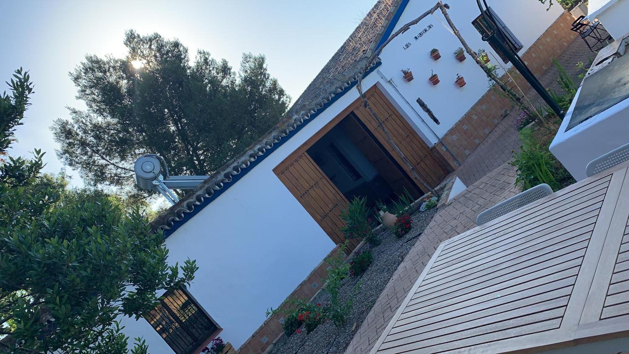 Casa Los Laureles Pilas ภายนอก รูปภาพ