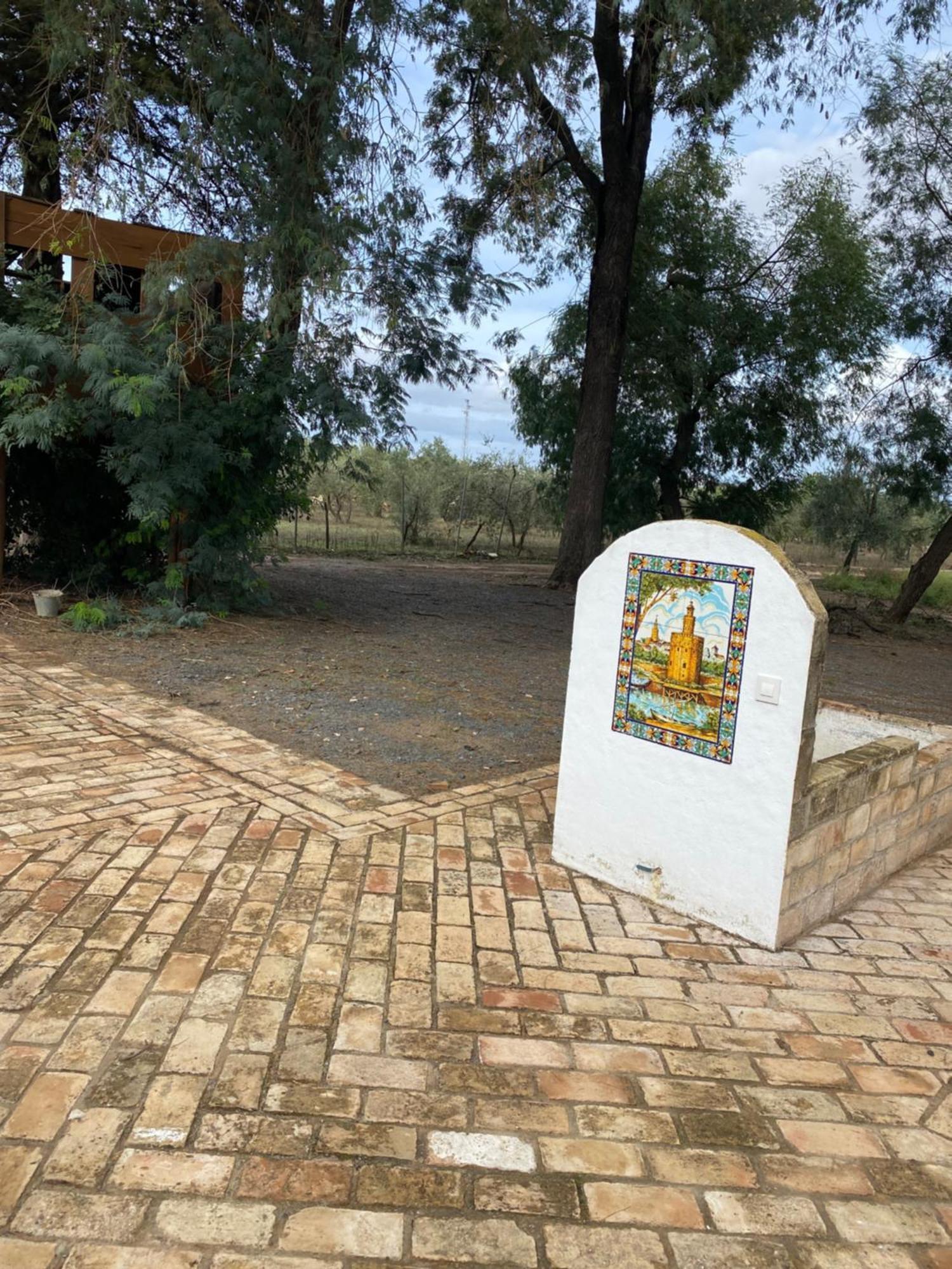 Casa Los Laureles Pilas ภายนอก รูปภาพ