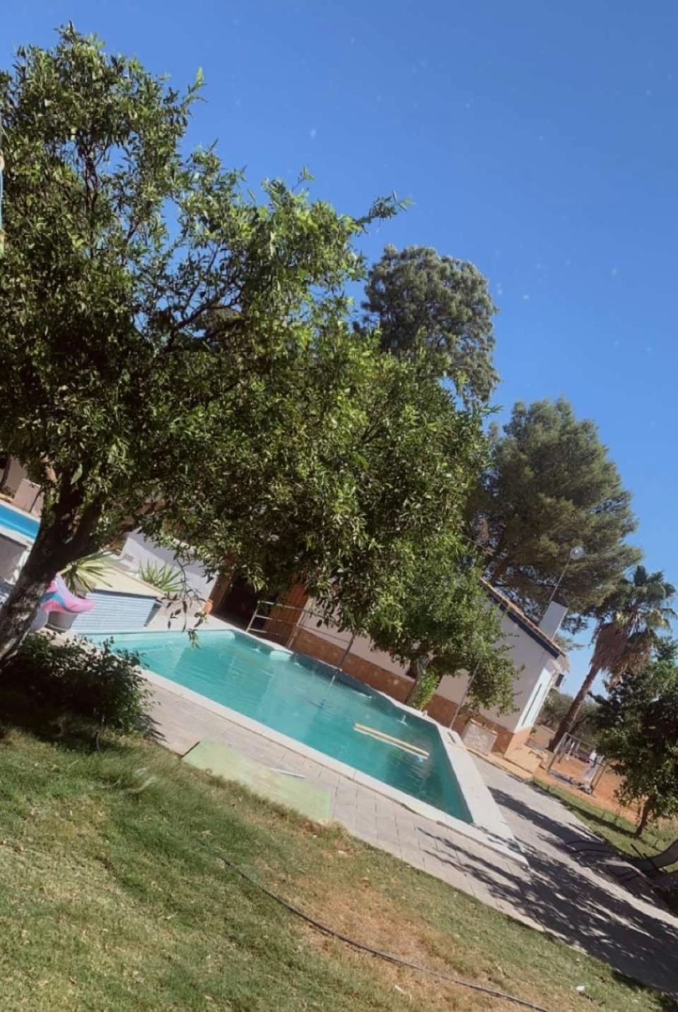 Casa Los Laureles Pilas ภายนอก รูปภาพ
