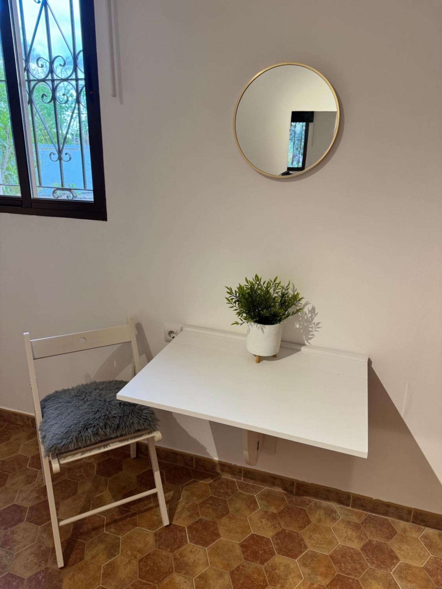 Casa Los Laureles Pilas ภายนอก รูปภาพ